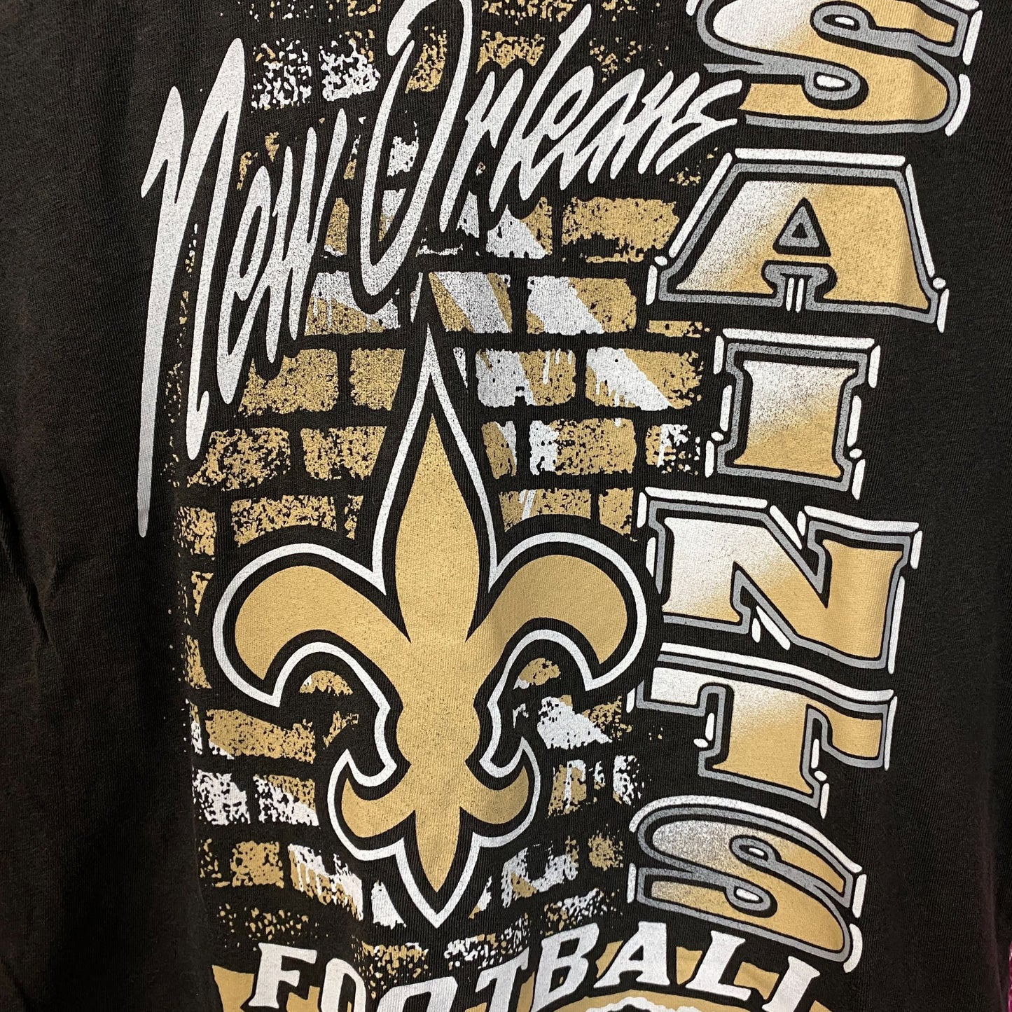 Junk Food Women's New Orleans Saints Brick Vintage Style T-Shirt Small