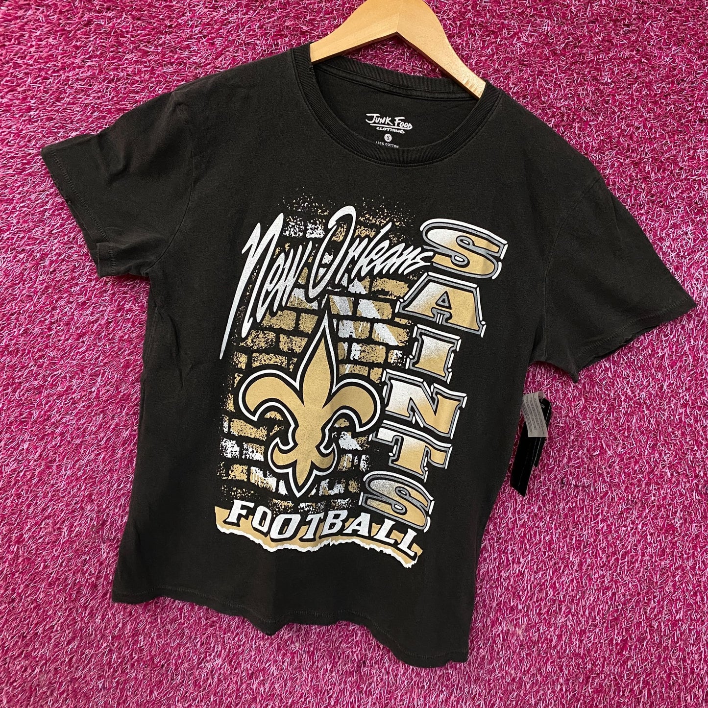 Junk Food Women's New Orleans Saints Brick Vintage Style T-Shirt Small