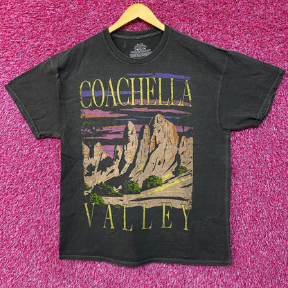Coachella Valley Vintage-Style Graphic Design T-Shirt XL
