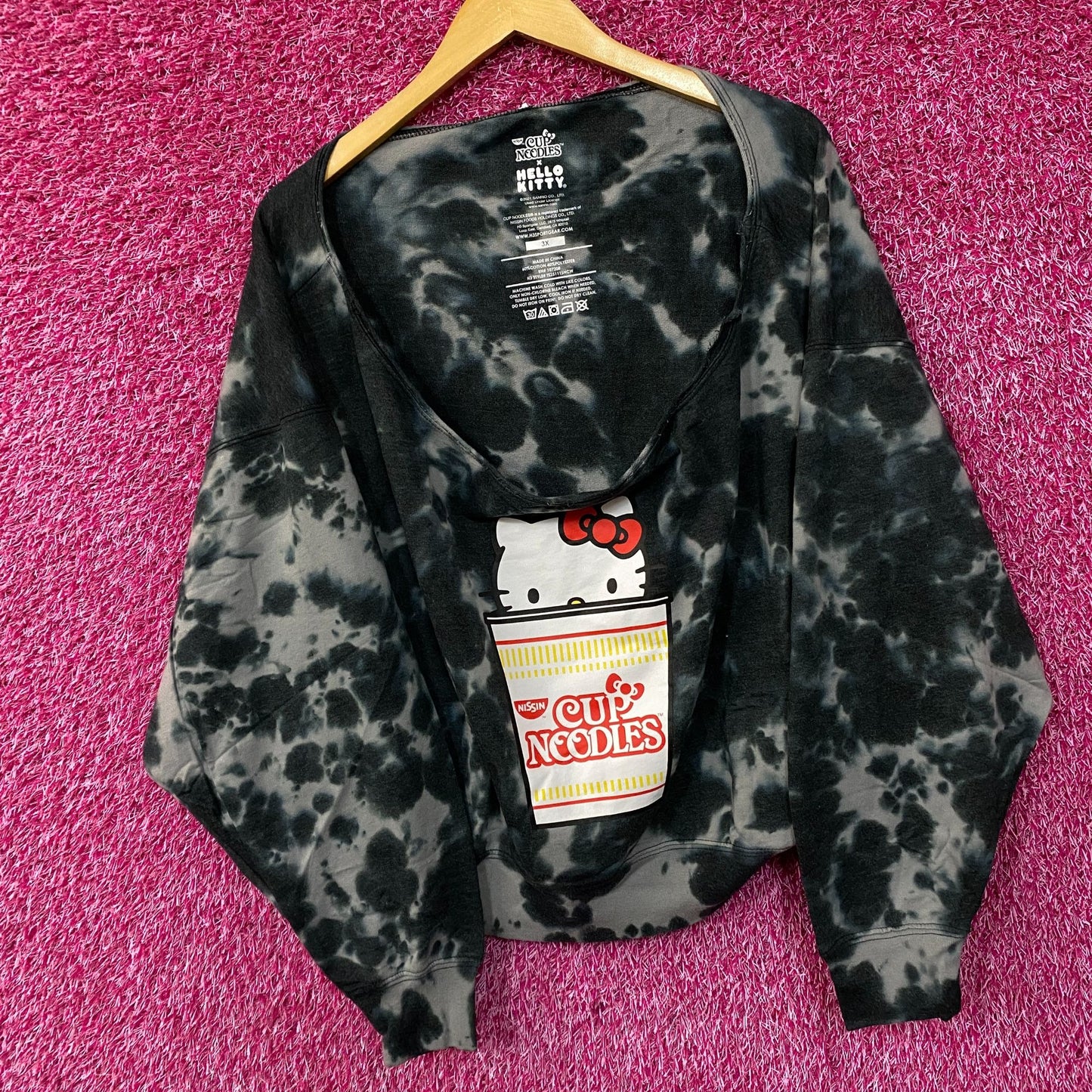 Hello Kitty X Nissin Cup noodles tiedye Crop Top size 3XL