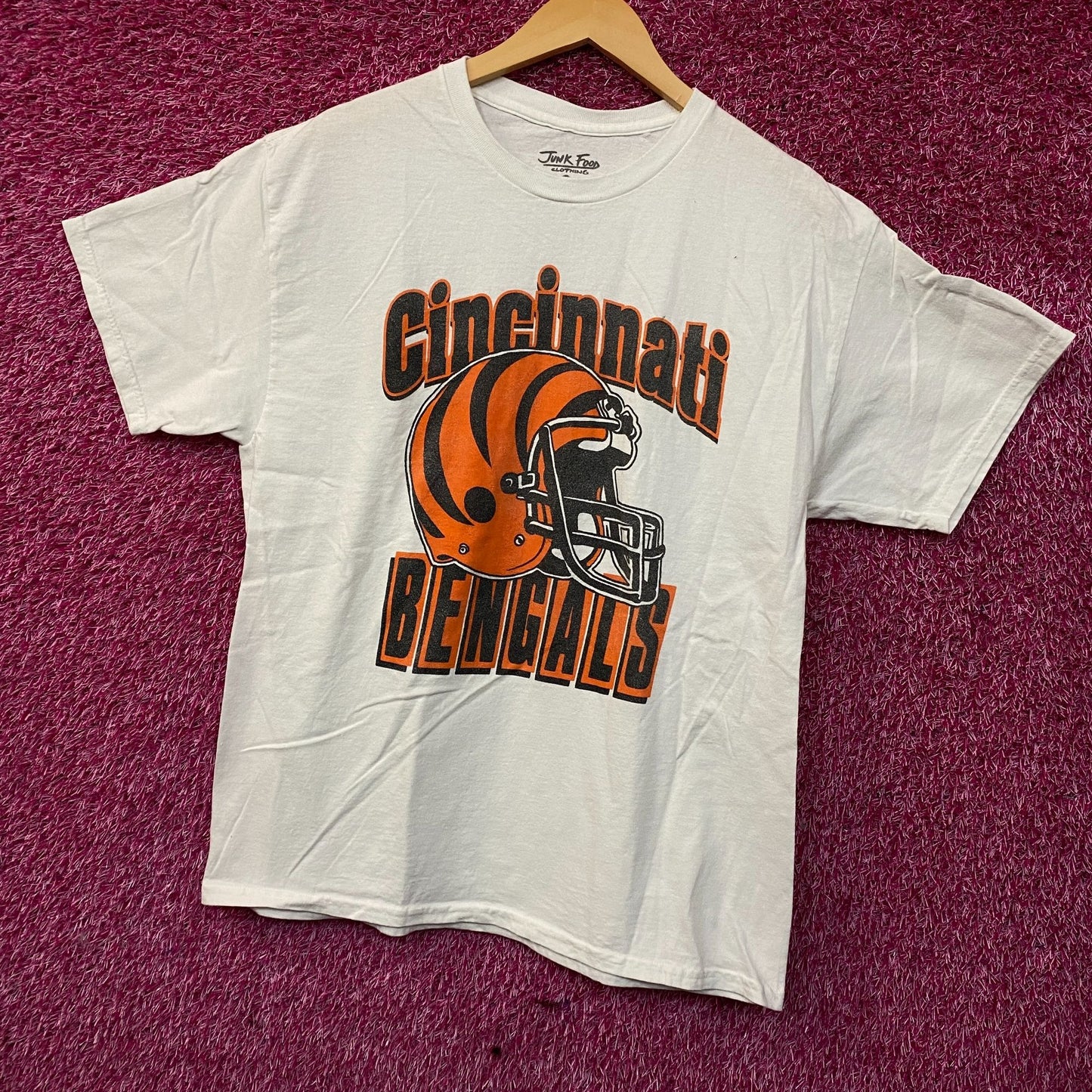 Junk Food Clothing NFL Cincinnati Bengals Helmet Logo T-Shirt Medium