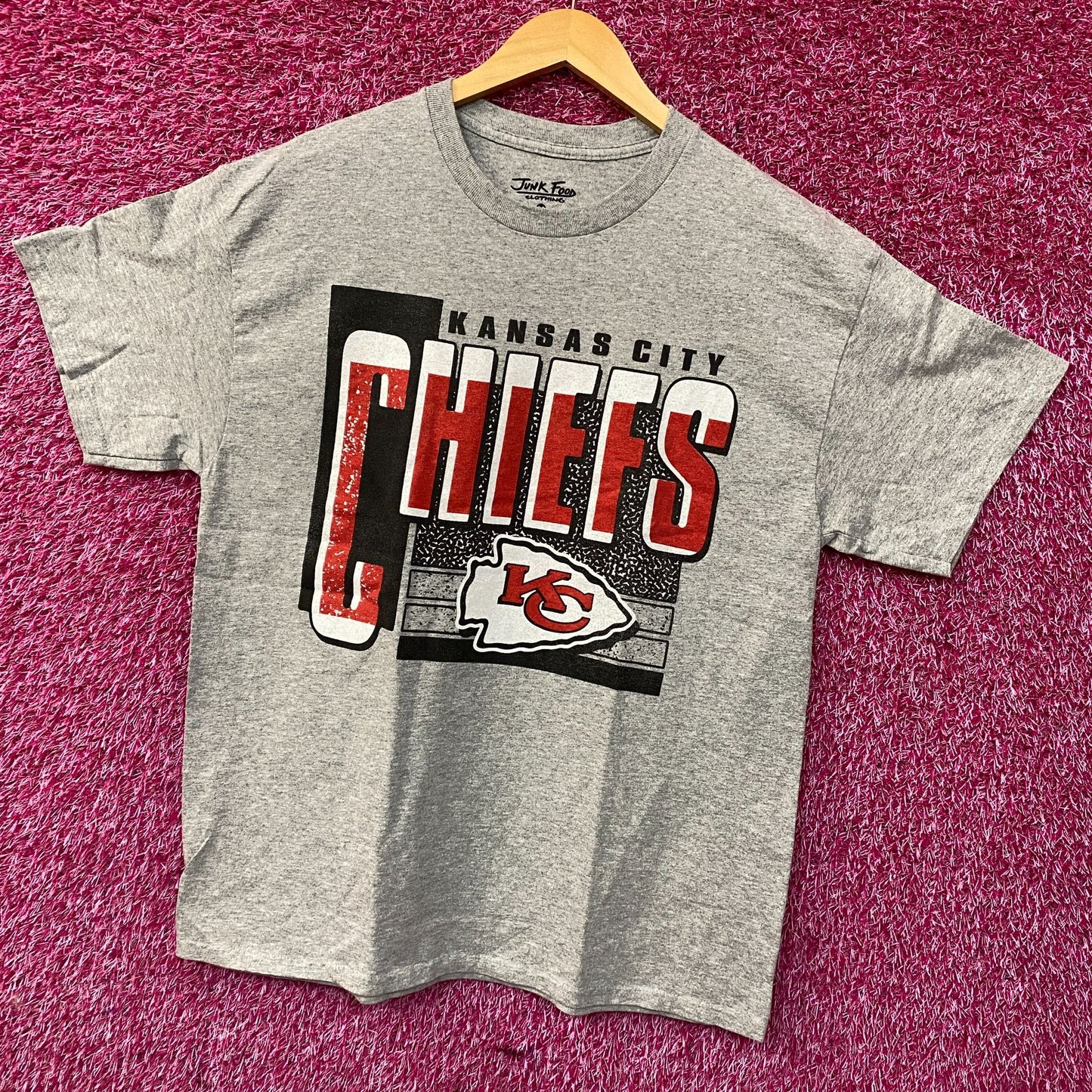 Junk Food NFL Kansas City Chiefs Complete T-Shirt Medium