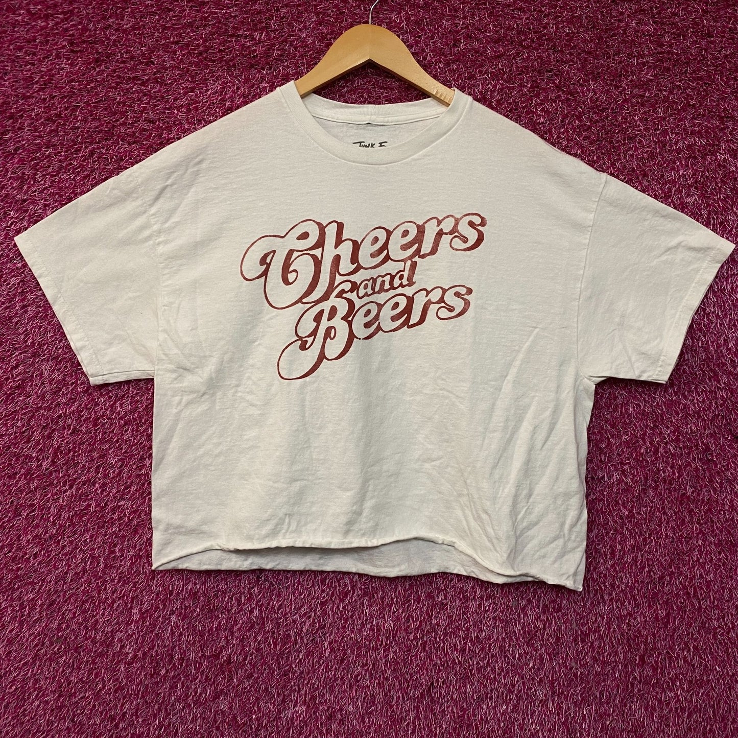 Junk Food Clothing Cheers and Beers Cropped Graphic T-Shirt Large