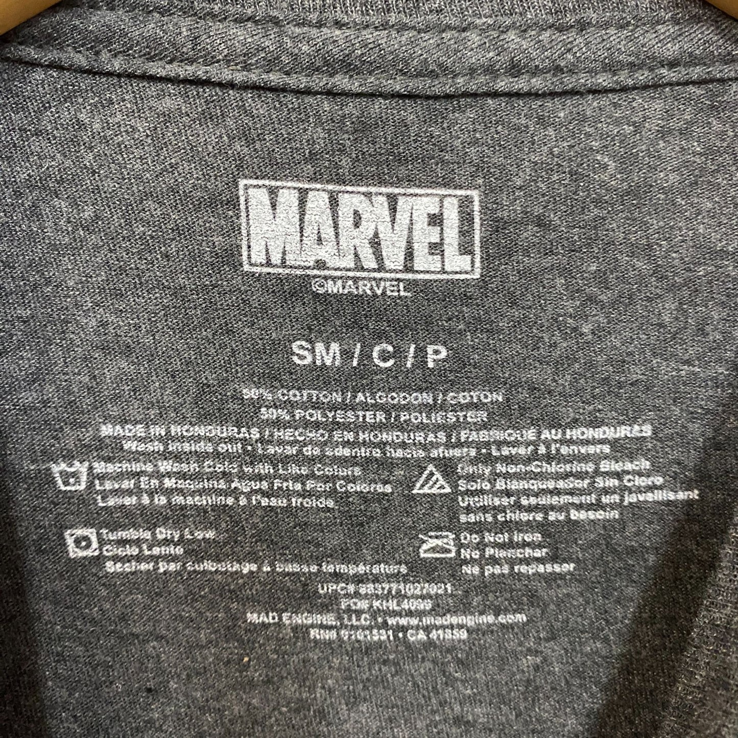 Marvel Captain America Shiel Graphic Design T-Shirt Small