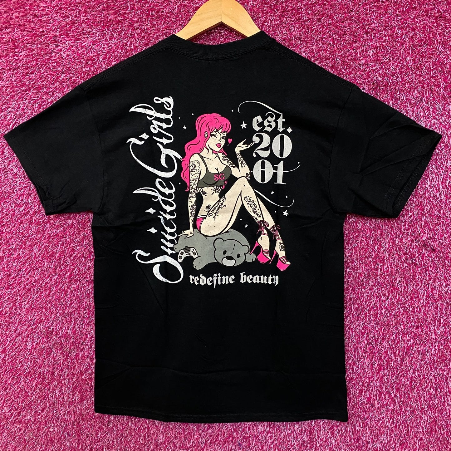 SuicideGirls "Redefine Beauty" Graphic T-Shirt Medium