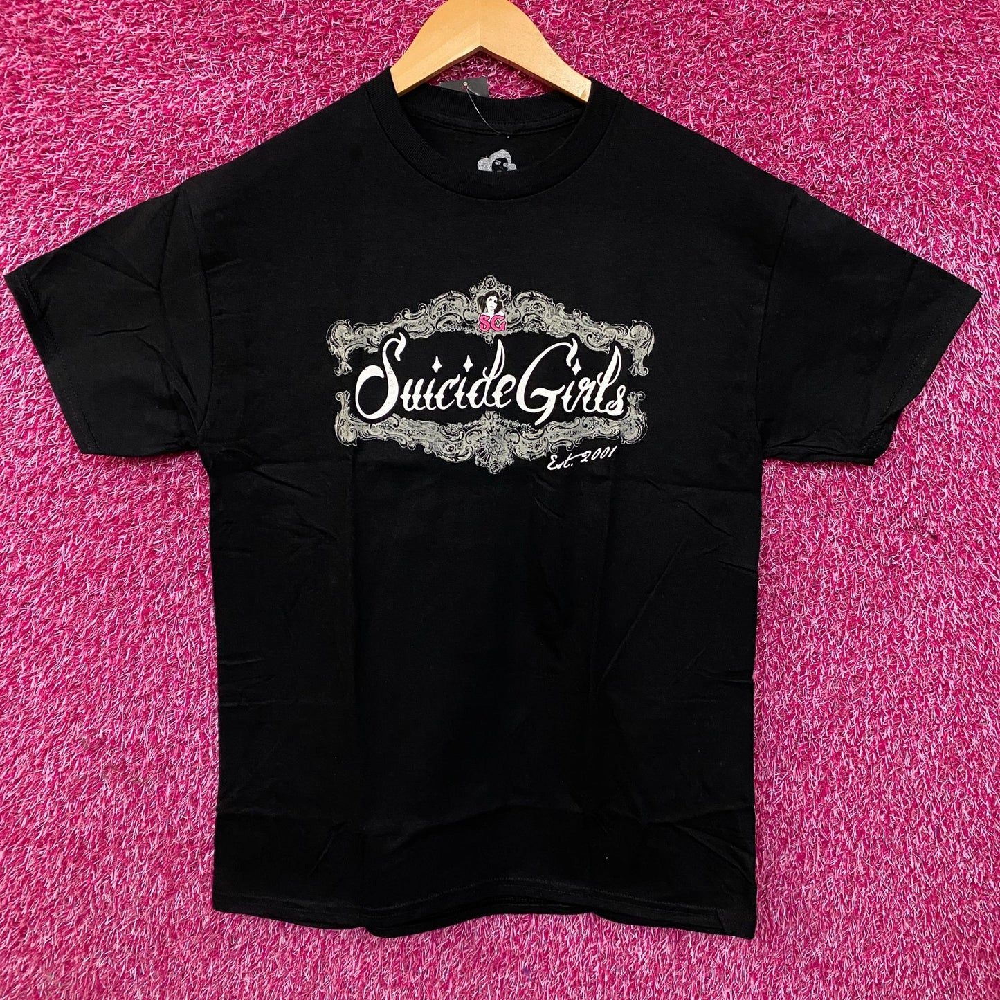 SuicideGirls "Redefine Beauty" Graphic T-Shirt Medium