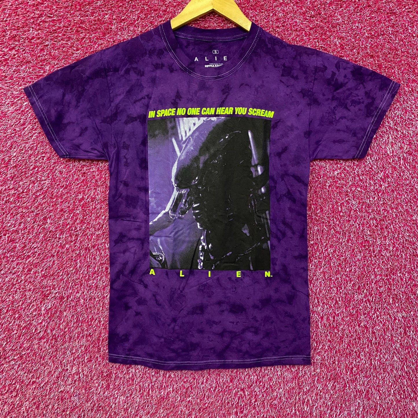 Alien Xenomorph Space No One Can Hear You Scream Tie Dye Small
