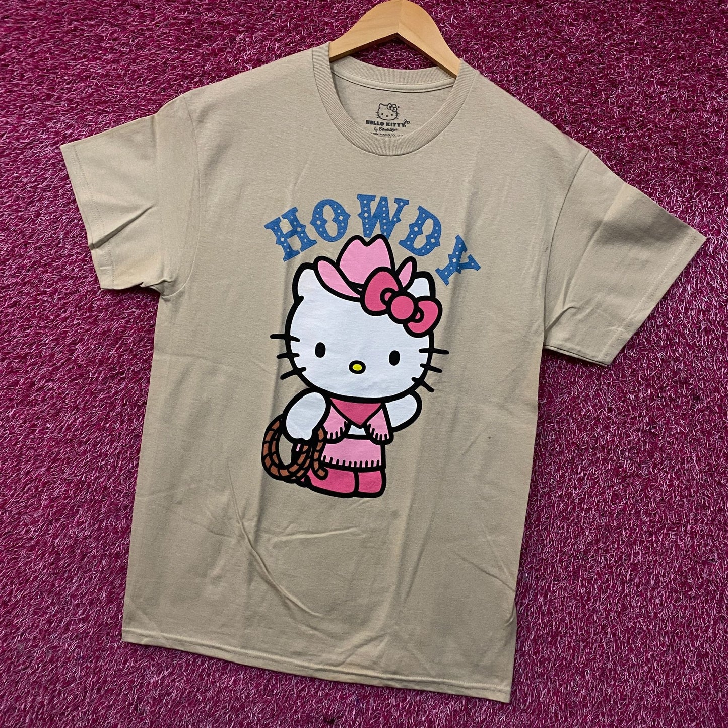 Sanrio Hello kitty Cowgirl Howdy by Sanrio T-Shirt Size Medium