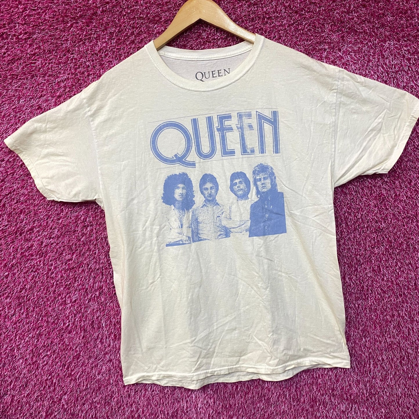 Queen Group Portrait T-Shirt Large