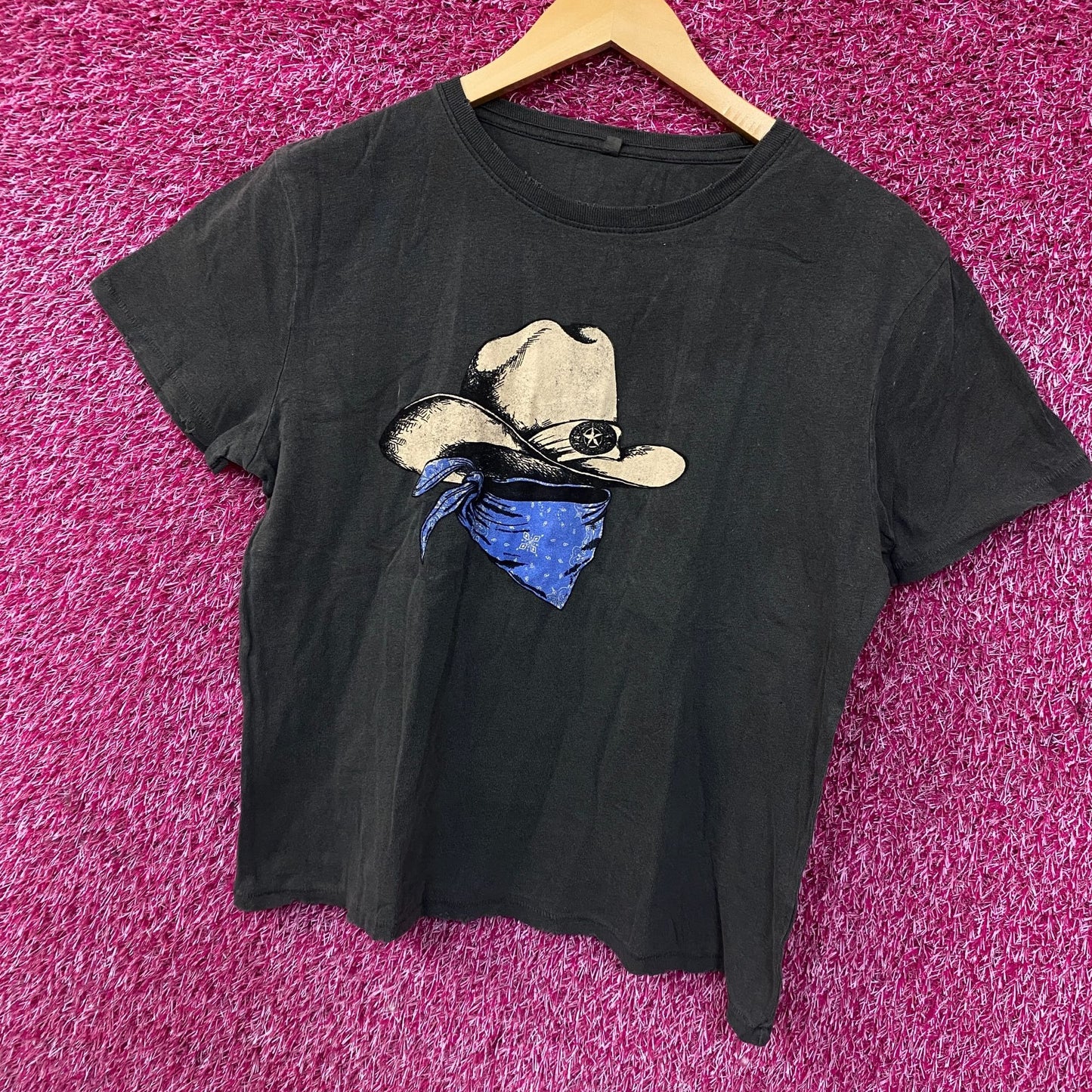 Faceless Cowboy Hat Tshirt size Small