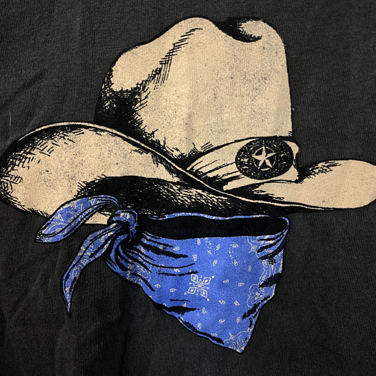 Faceless Cowboy Hat Tshirt size Small