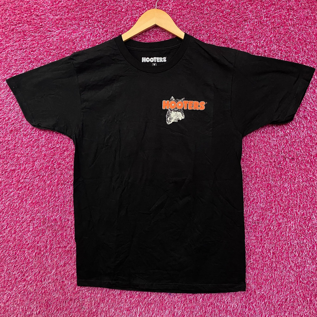 Hooters Racing Team 83 Delightfully Tacky Tailgate T-Shirt Medium