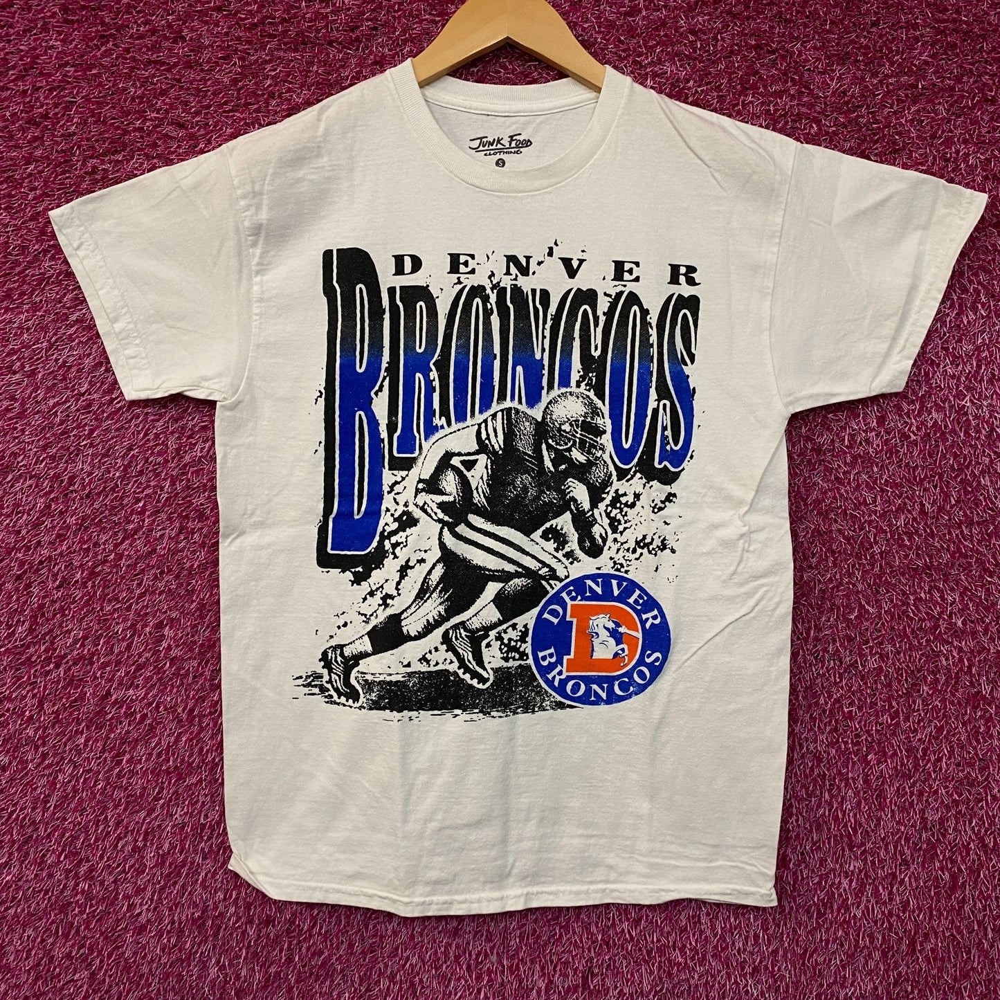 Junk Food Clothing NFL Denver Broncos Rushing Flea Market T-Shirt Small