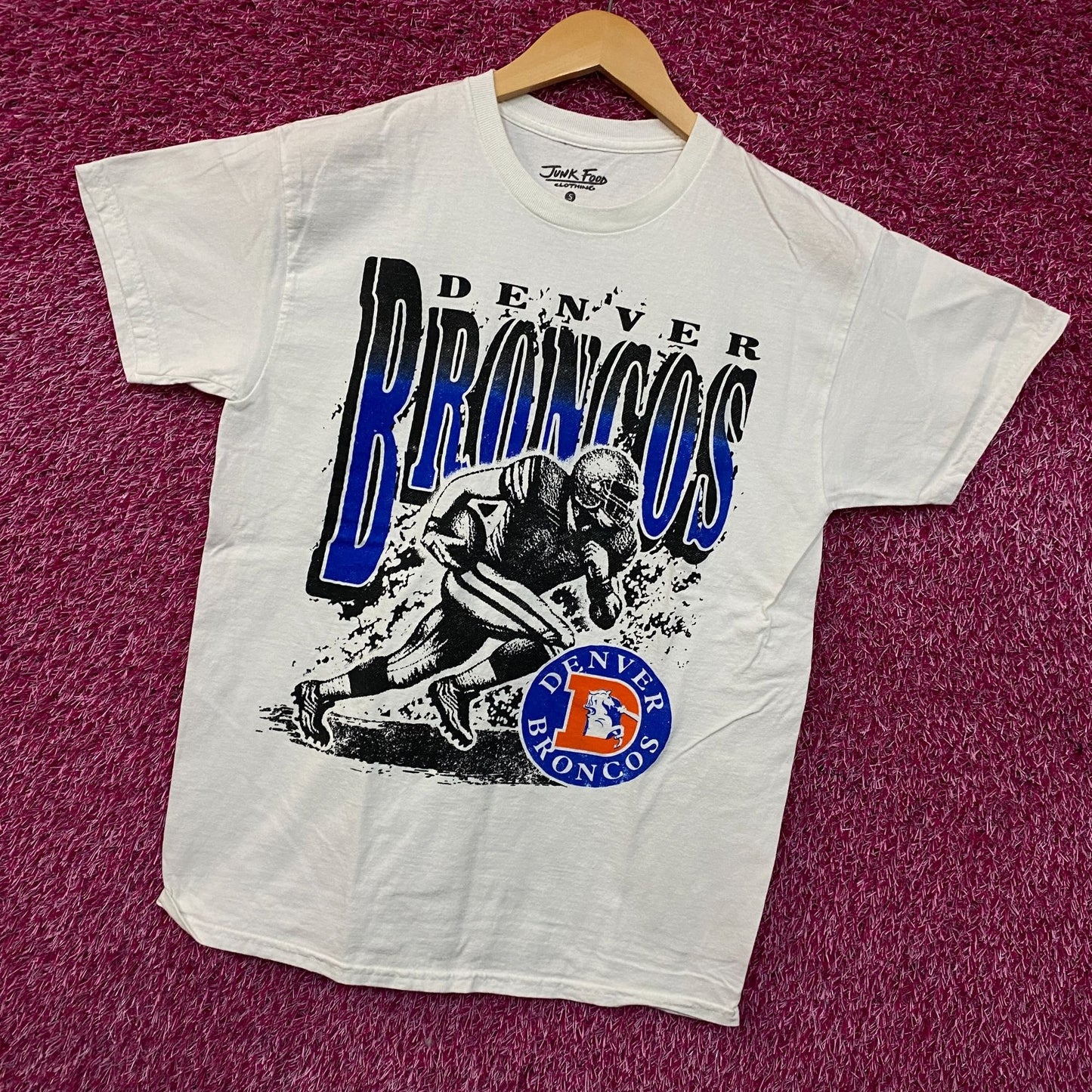 Junk Food Clothing NFL Denver Broncos Rushing Flea Market T-Shirt Small