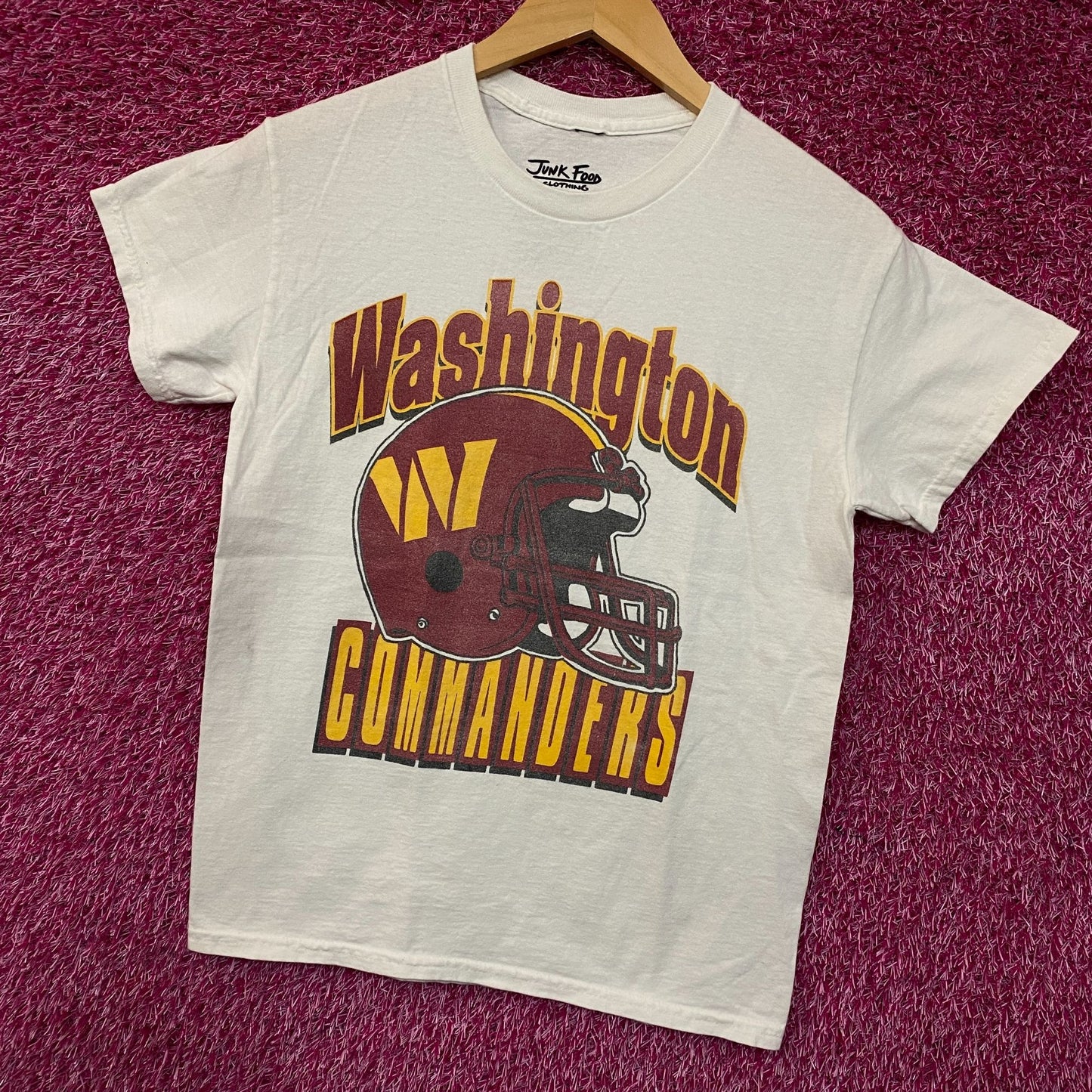 Junk Food Clothing Washington Commanders Throwback Helmet Flea Market Tee XS