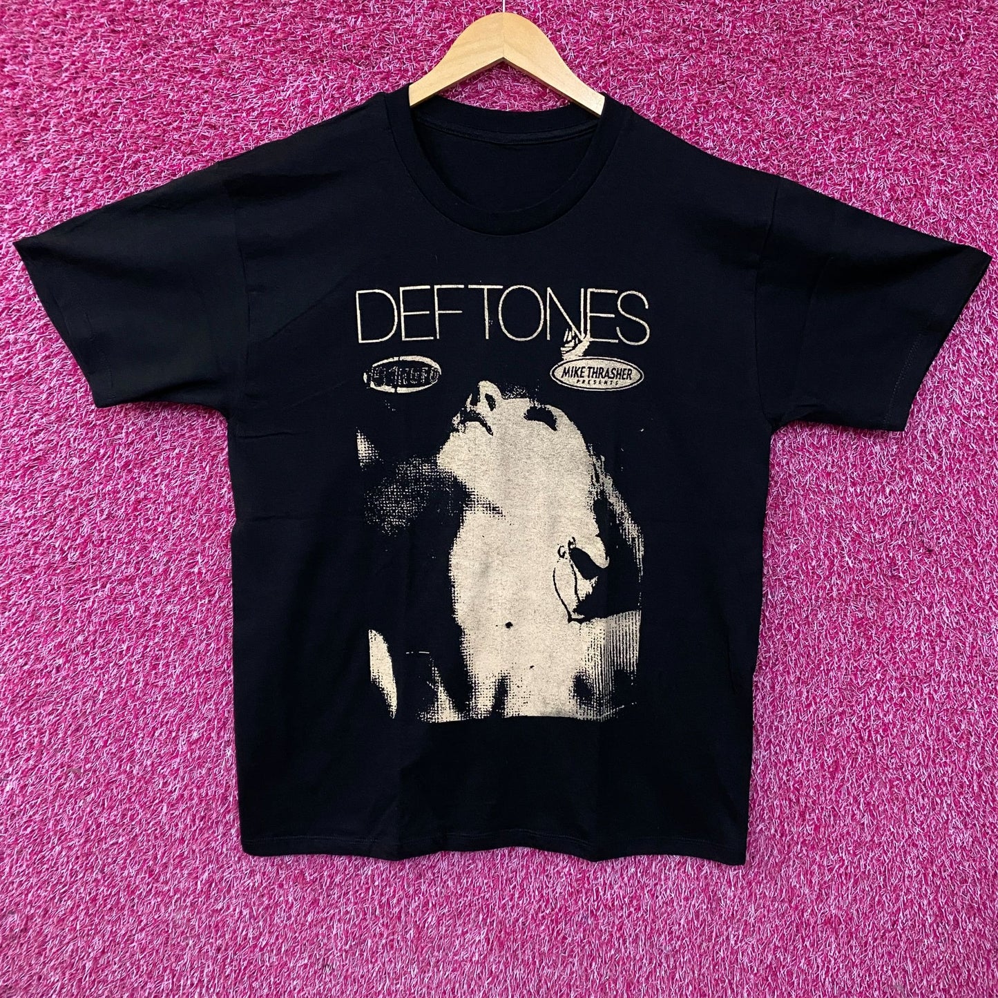 Deftones Saturday Night Wrist Graphic Band T-Shirt Large
