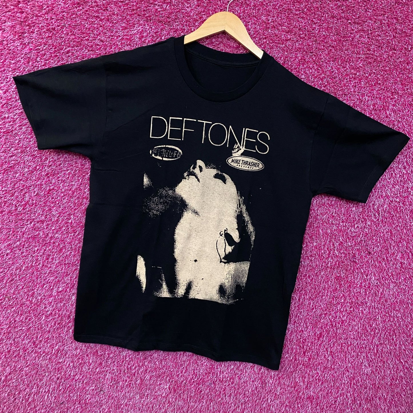 Deftones Saturday Night Wrist Graphic Band T-Shirt Large
