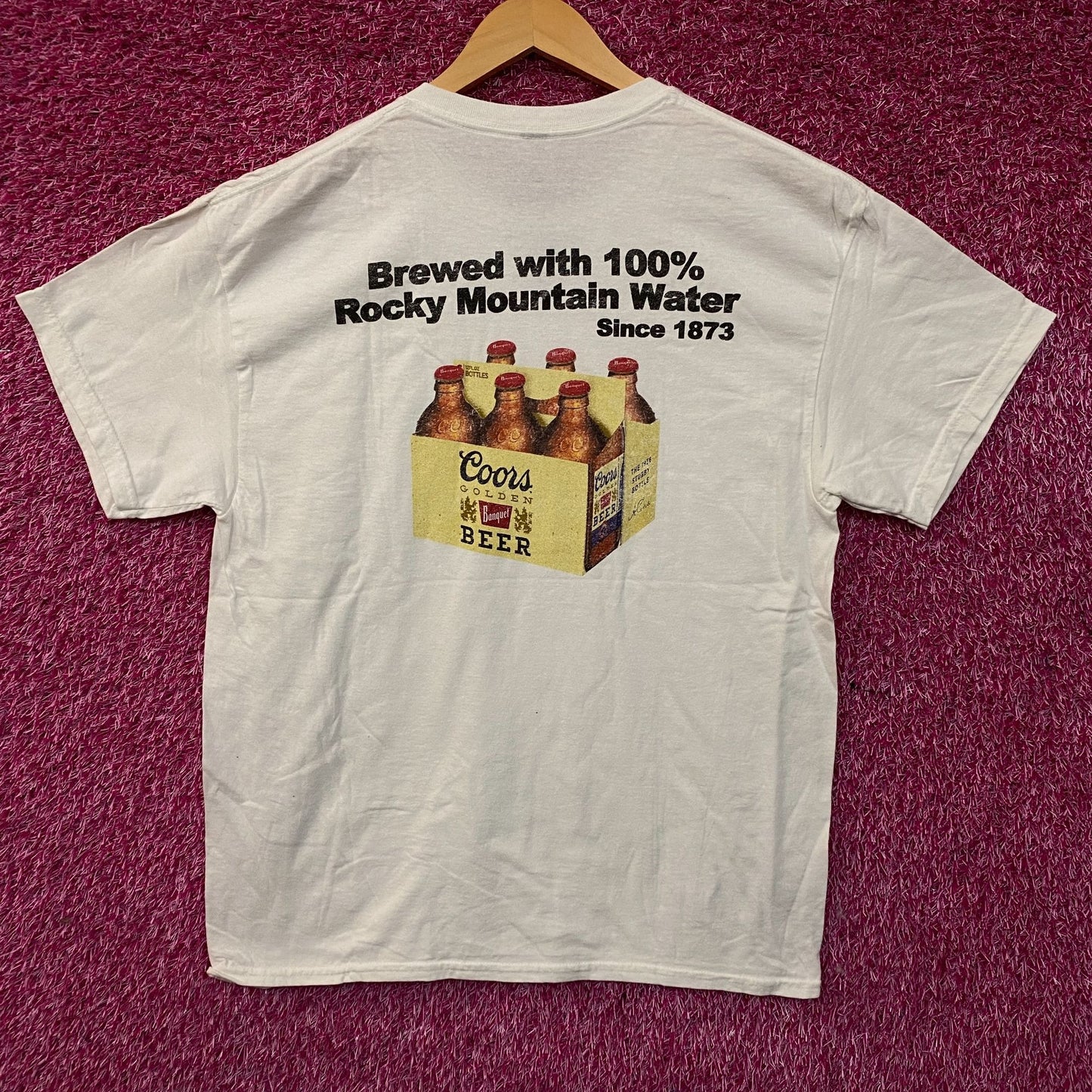 Coors Banquet Beer Retro Style Graphic T-Shirt Large