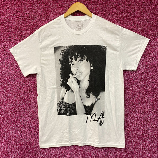 Tyla We Wanna Party Album Poster T-Shirt Large