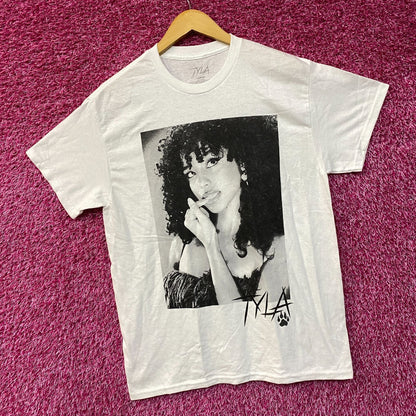 Tyla We Wanna Party Album Poster T-Shirt Large