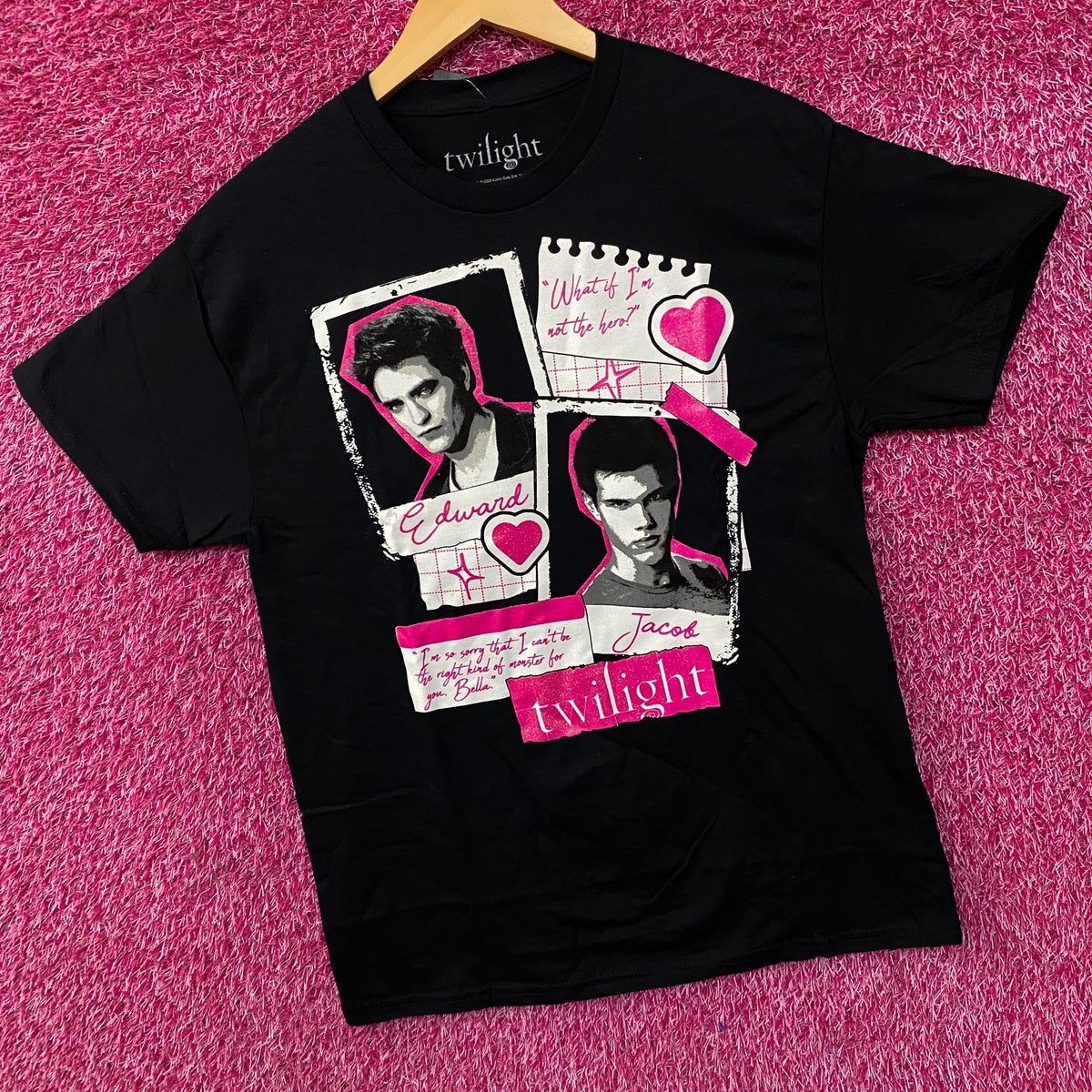 The Twilight Saga Edward & Jacob Scrapbook Graphic T-Shirt Medium