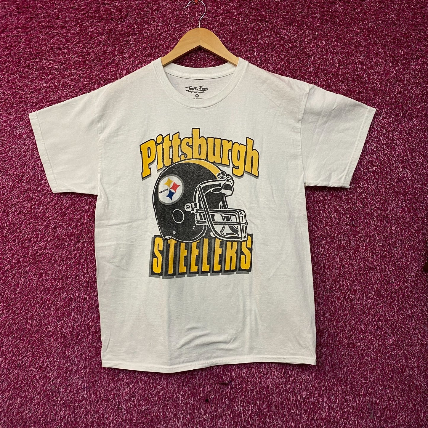 Junk Food Pittsburgh Steelers Football Helmet Logo T-Shirt Medium