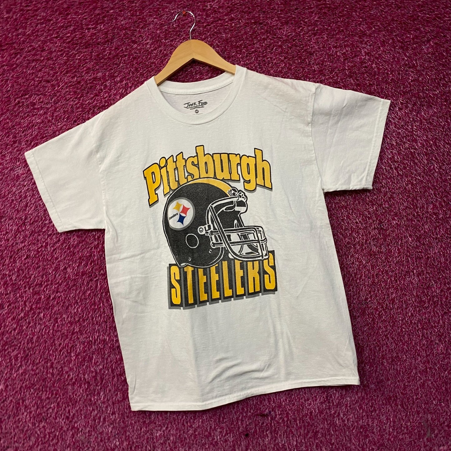 Junk Food Pittsburgh Steelers Football Helmet Logo T-Shirt Medium