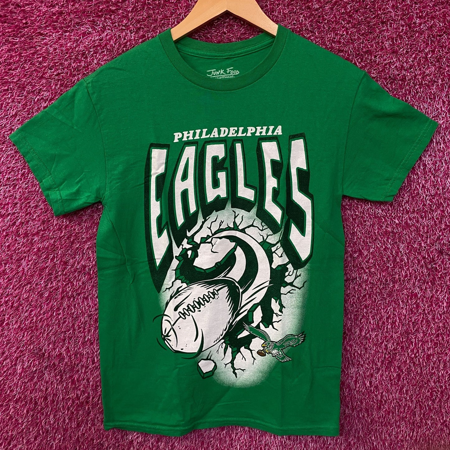 Junk Food Clothing Philadelphia Eagles "Breakthrough" Flea Market Graphic T-Shirt XS