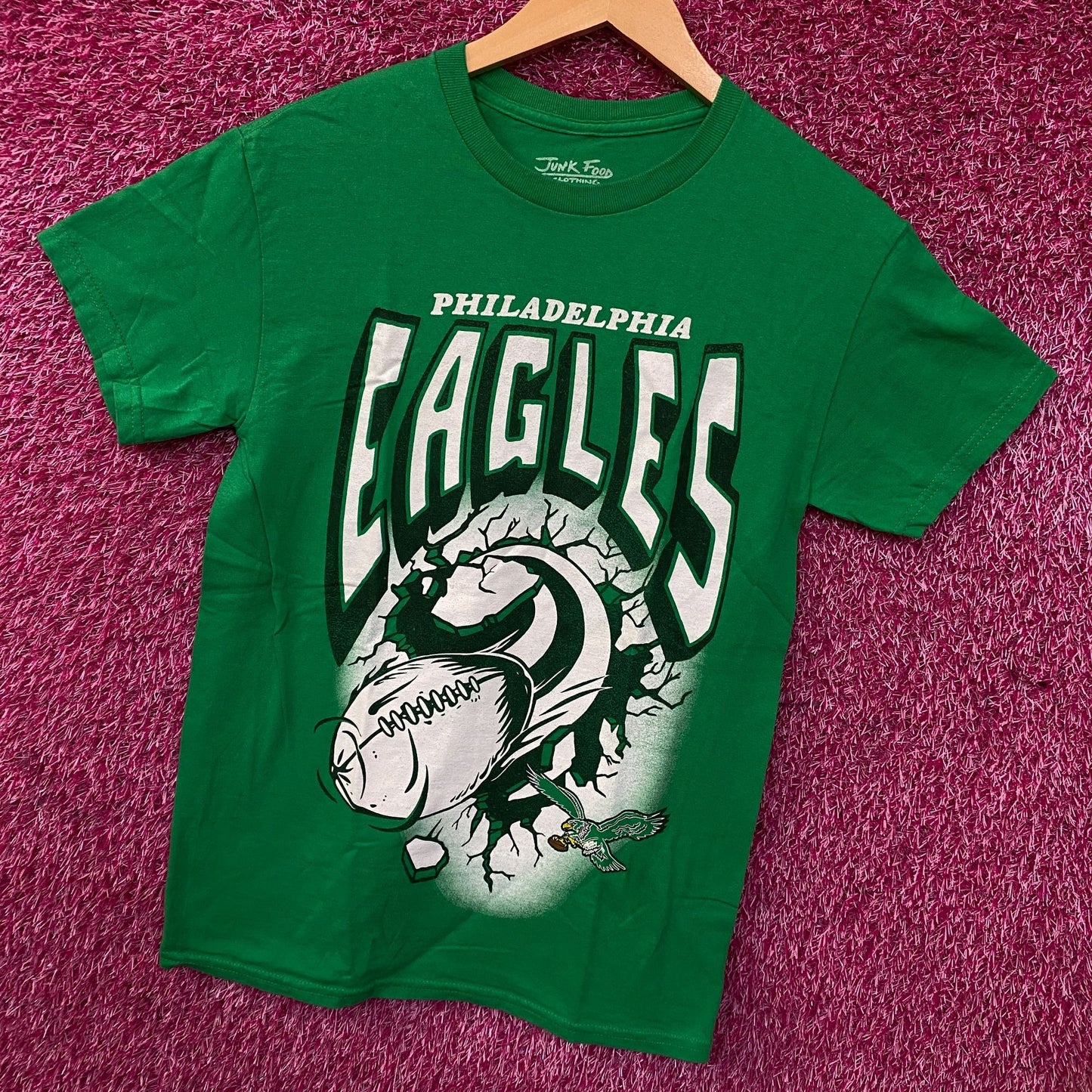 Junk Food Clothing Philadelphia Eagles "Breakthrough" Flea Market Graphic T-Shirt XS
