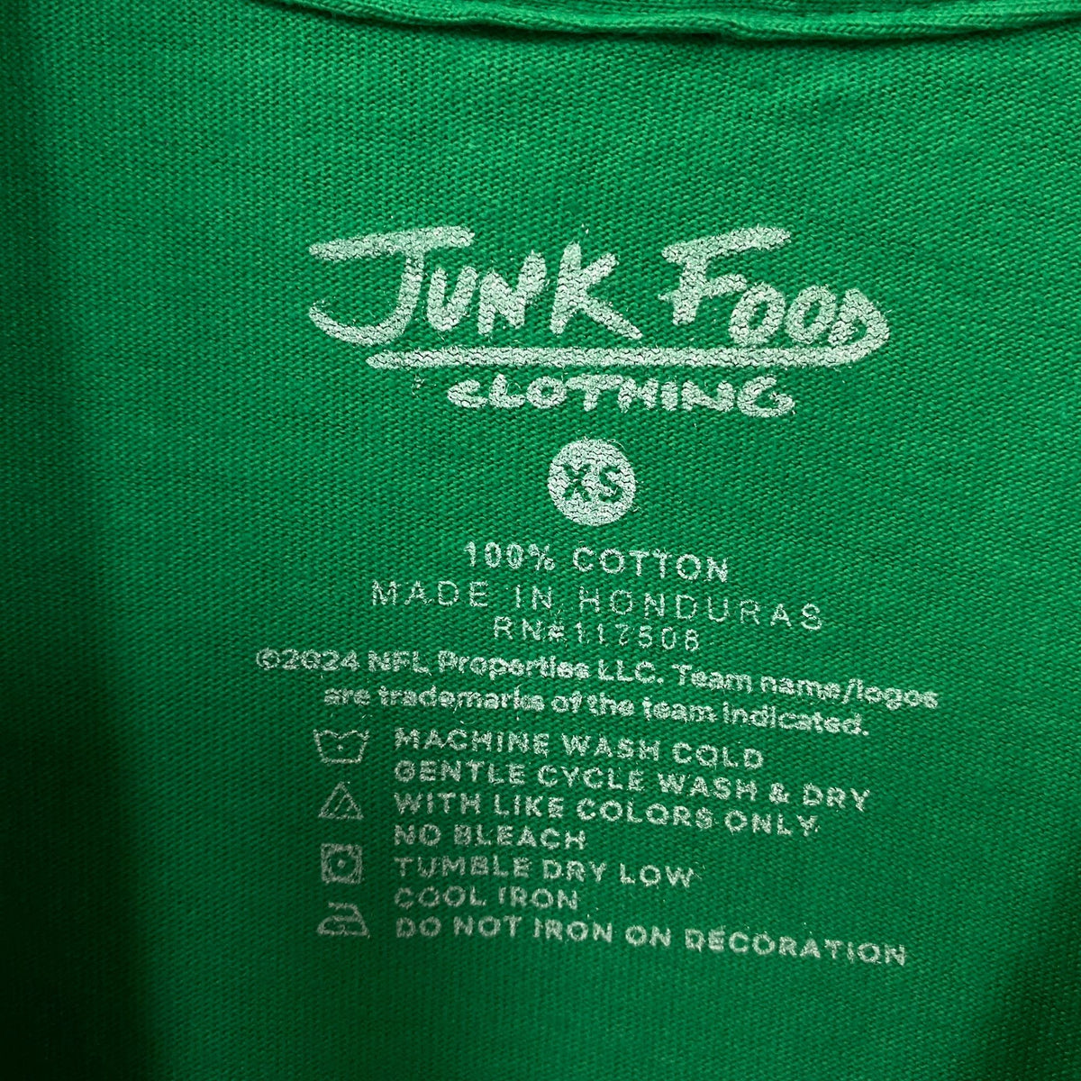 Junk Food Clothing Philadelphia Eagles "Breakthrough" Flea Market Graphic T-Shirt XS