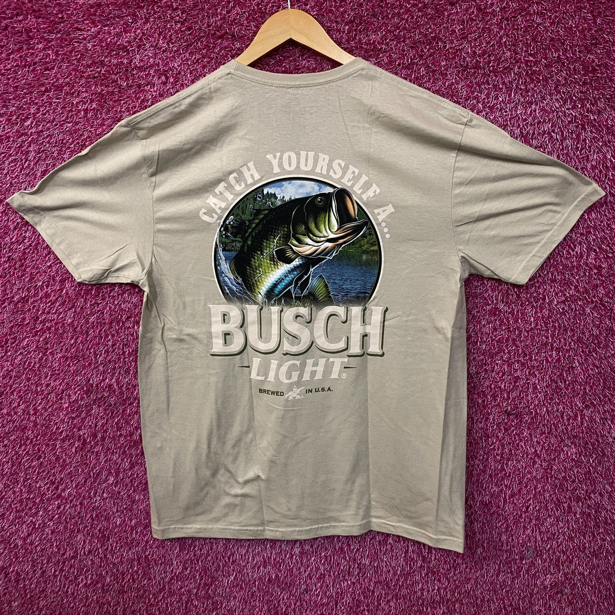 Brew City Busch Light "Catch Yourself A..." Graphic T-Shirt Large