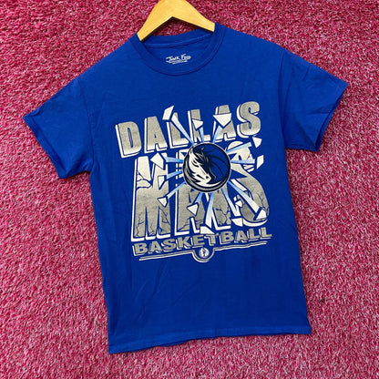 Junk Food Dallas Mavericks Break Through Basketball T-Shirt XS