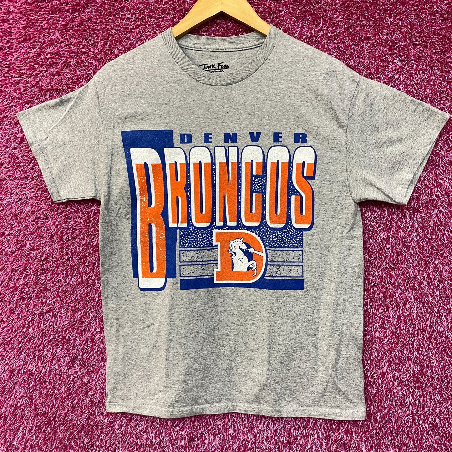 Junk Food Clothing NFL Denver Broncos Complete T-Shirt Small