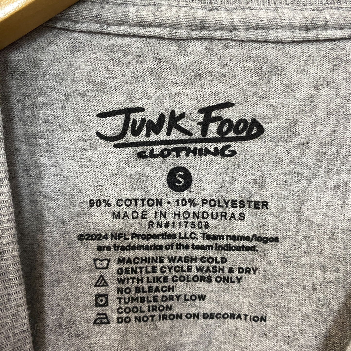 Junk Food Clothing NFL Denver Broncos Complete T-Shirt Small