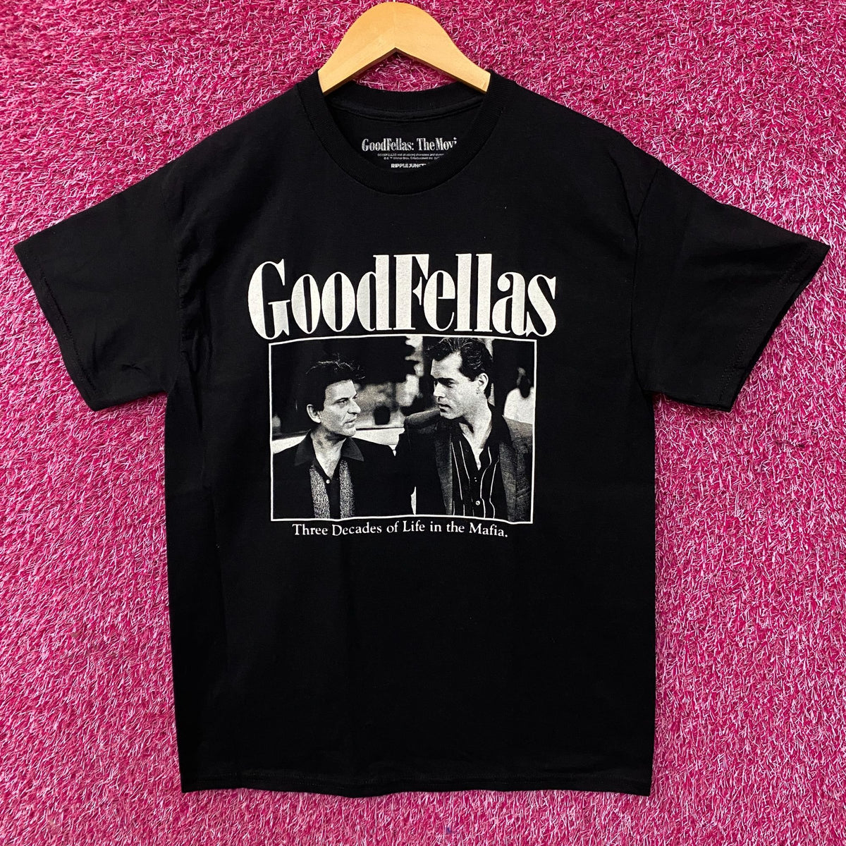 Ripple Junction Goodfellas "Three Decades of Life in the Mafia" Graphic T-Shirt Medium
