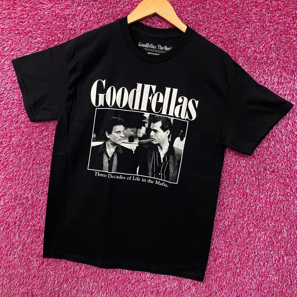 Ripple Junction Goodfellas "Three Decades of Life in the Mafia" Graphic T-Shirt Medium