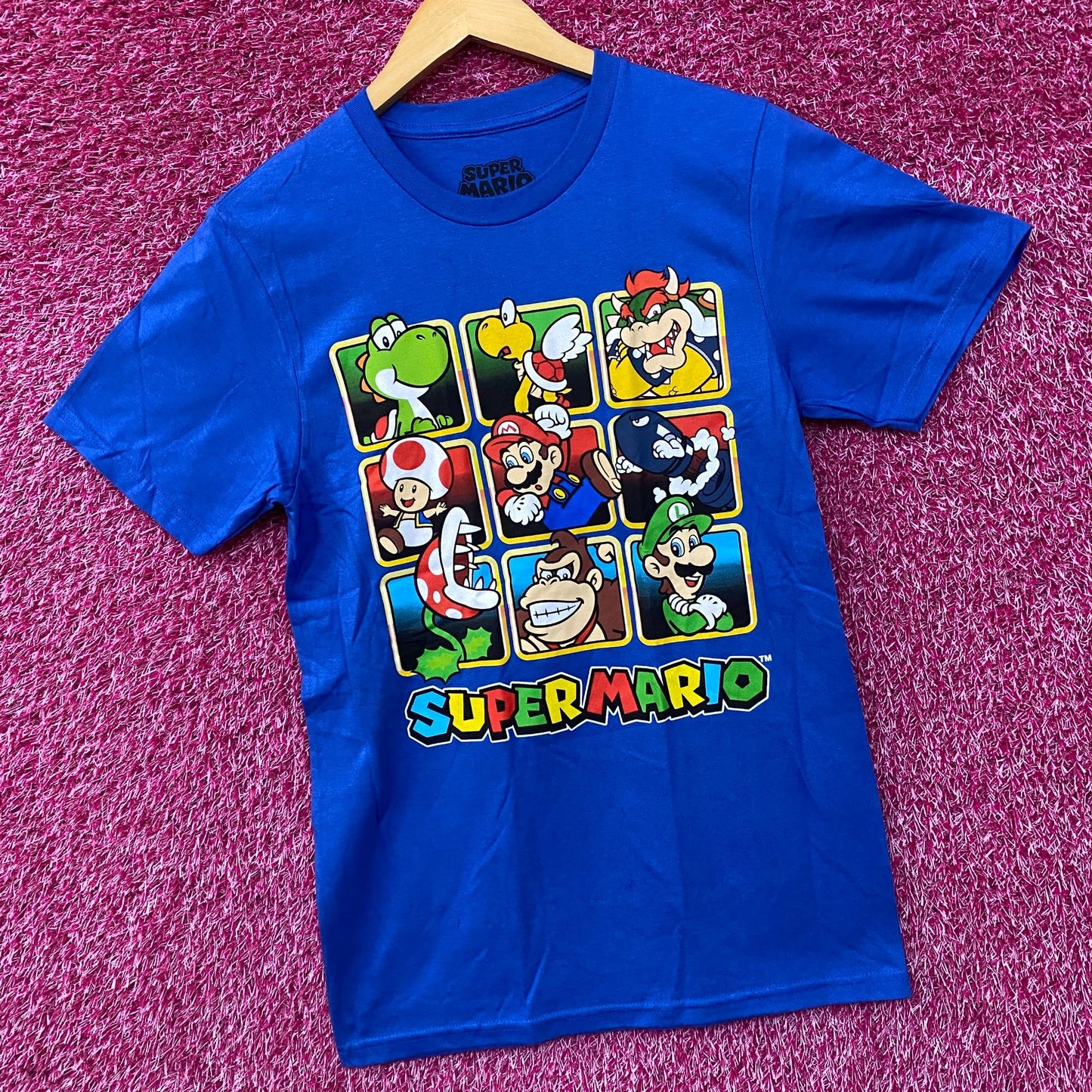 Super Mario Characters Golden Box Graphic T-Shirt Small