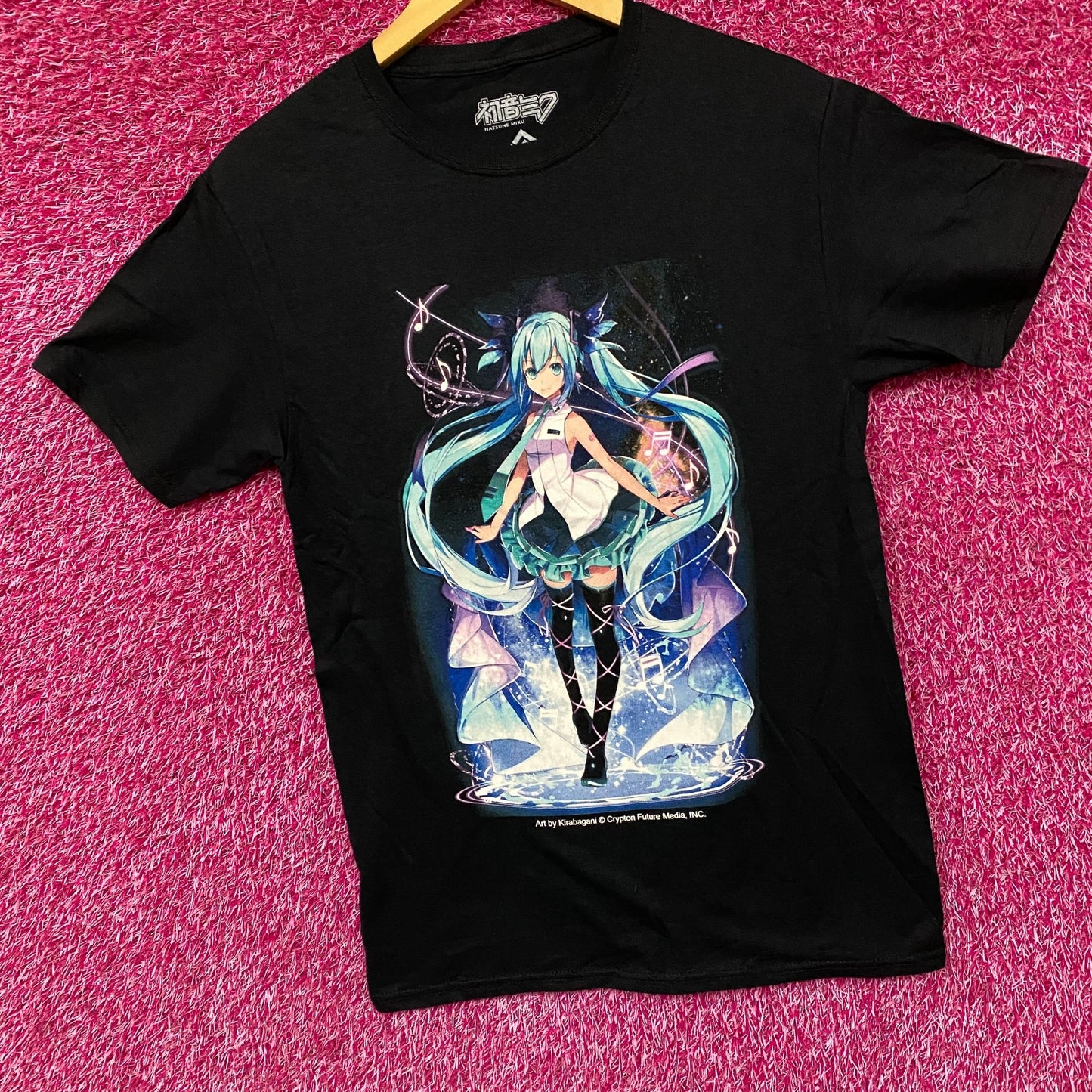 Hatsune Miku Power Up With Music T-Shirt size Small