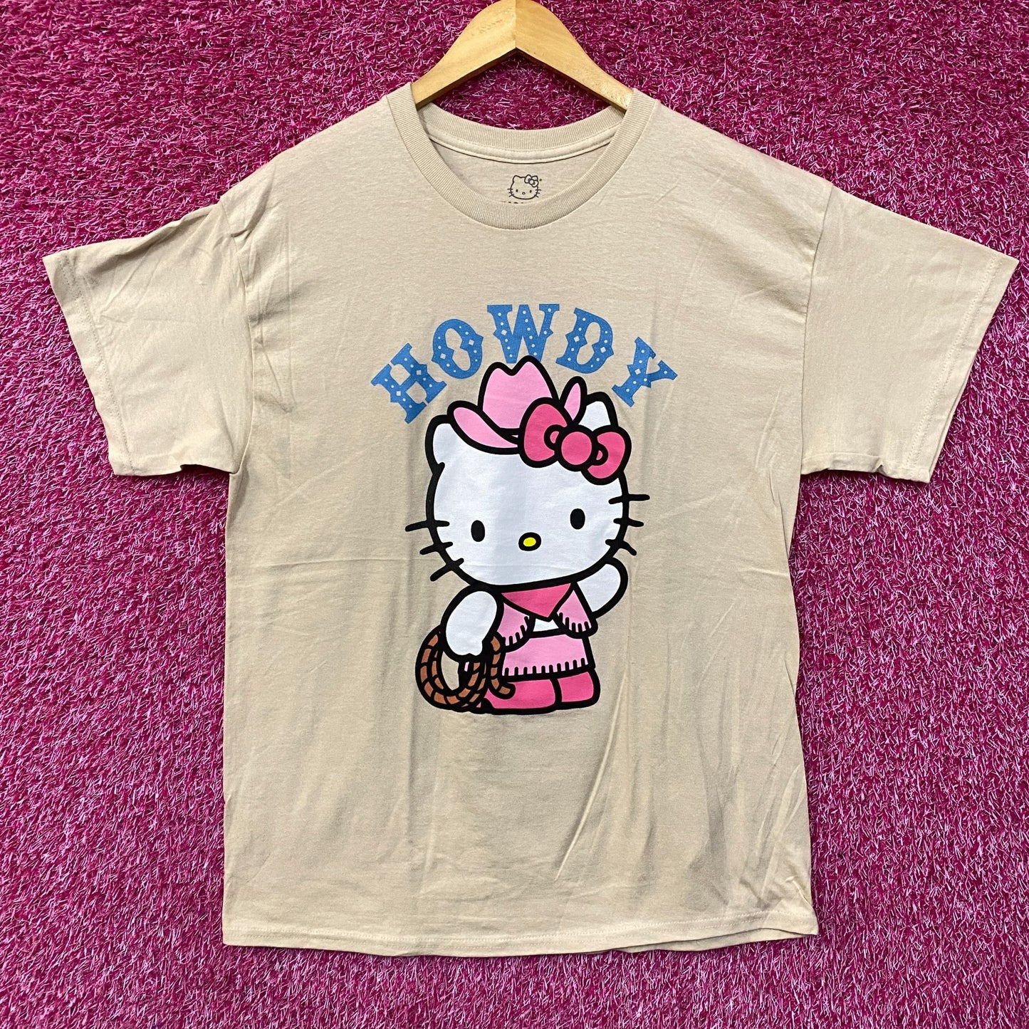 Sanrio Hello kitty Cowgirl Howdy by Sanrio T-Shirt Size Large