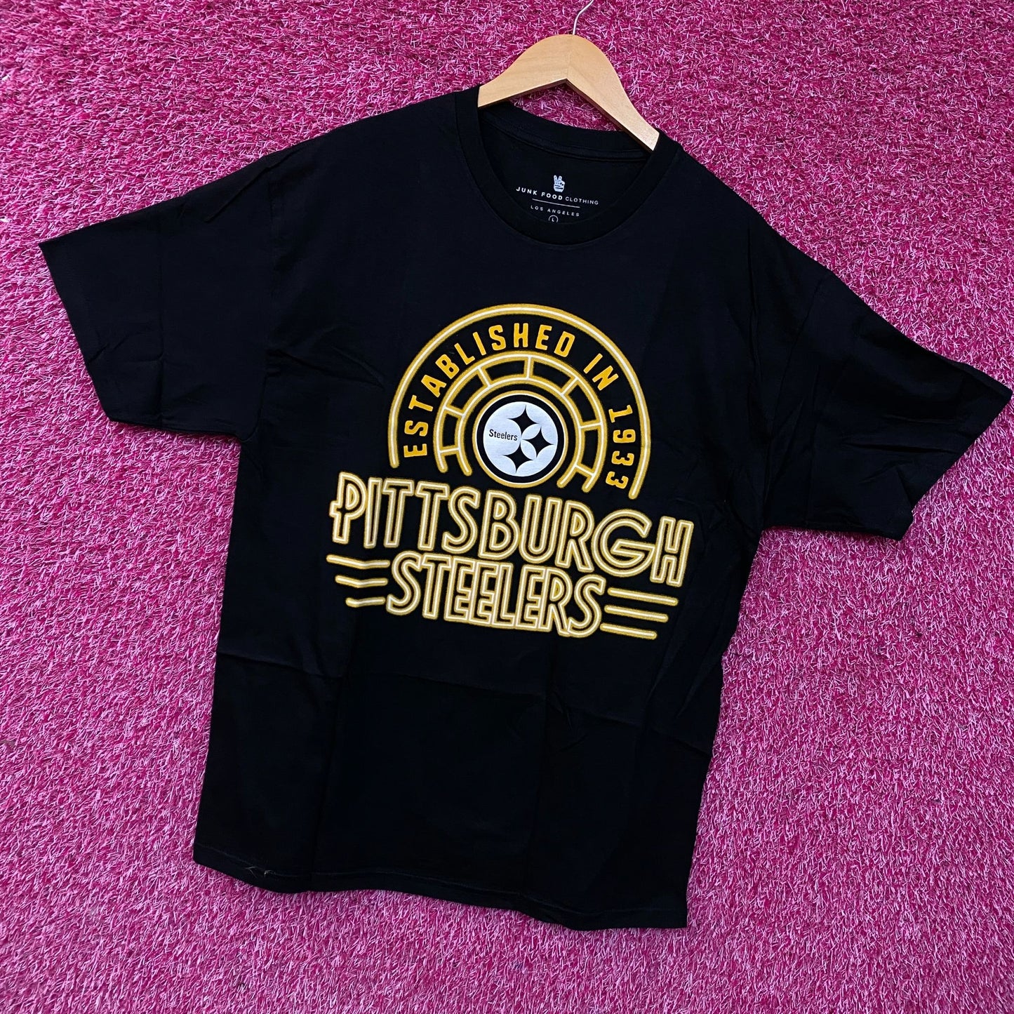 Junk Food NFL Pittsburgh Steelers Team Logo Graphic T-Shirt Large