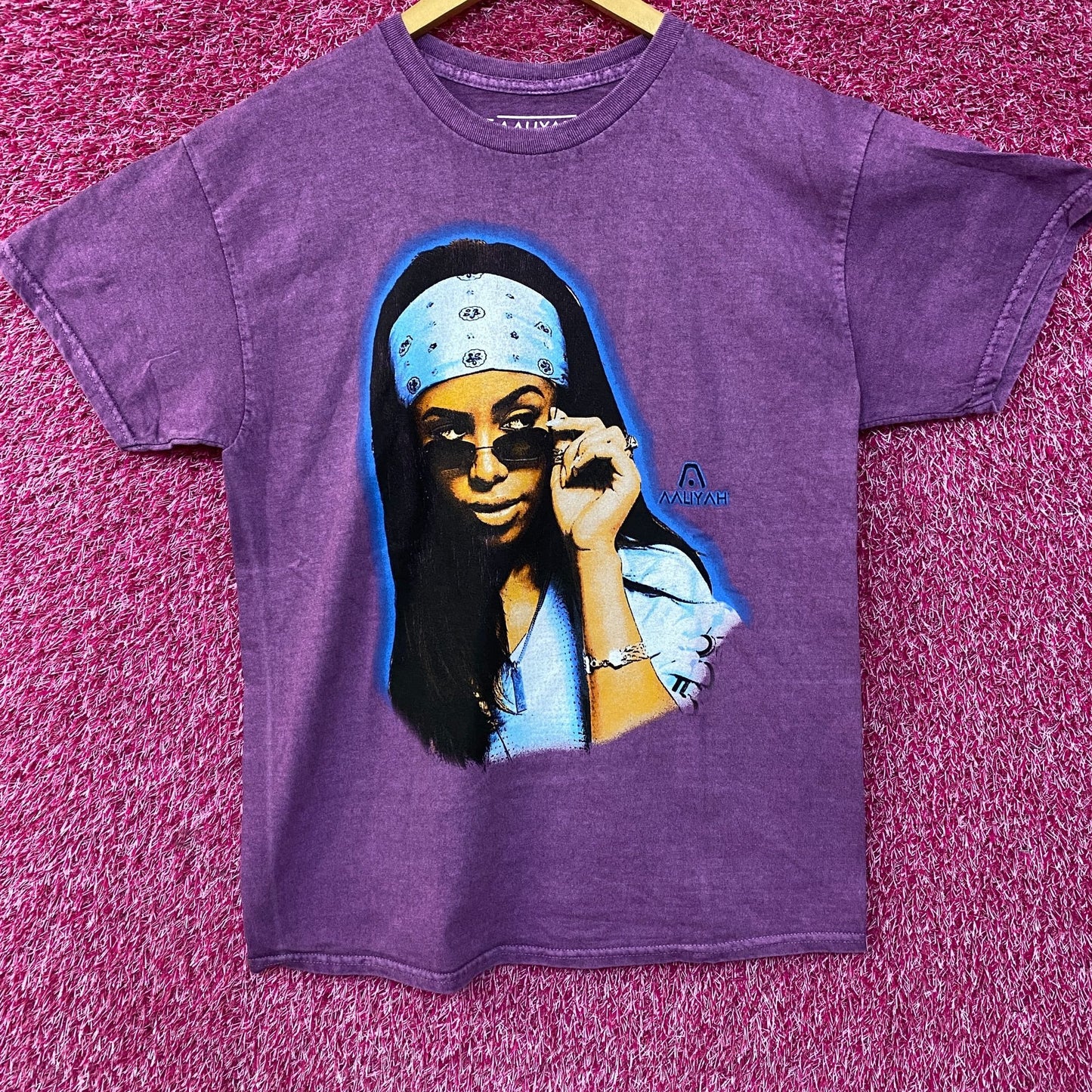 Aaliyah Princess Of RnB Airbrush Graphic T-Shirt Medium
