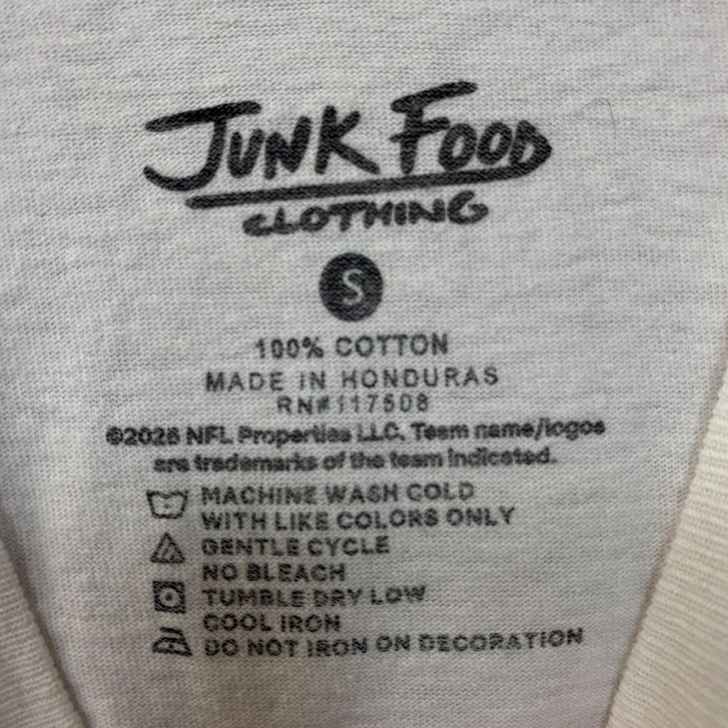 Junk Food Clothing Dallas Cowboys Throwback Helmet Flea Market Tee Small