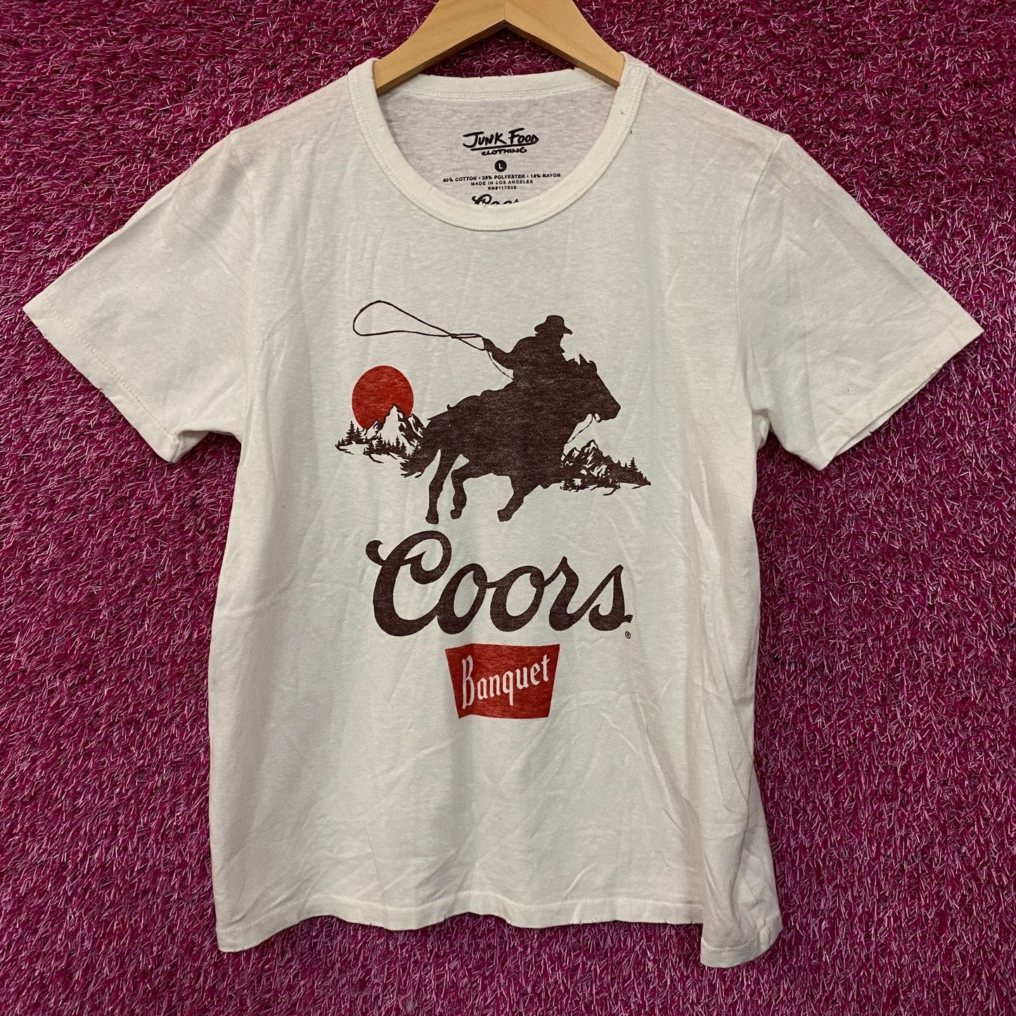 Junk Food Clothing Coors Banquet Cowboy Vintage Style Graphic Women's Tee Large