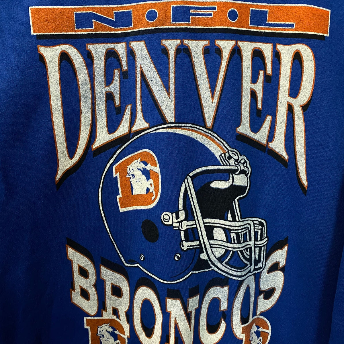 Junk Food Clothing Denver Broncos NFL Helmet Logo Flea Market Crew Fleece Large