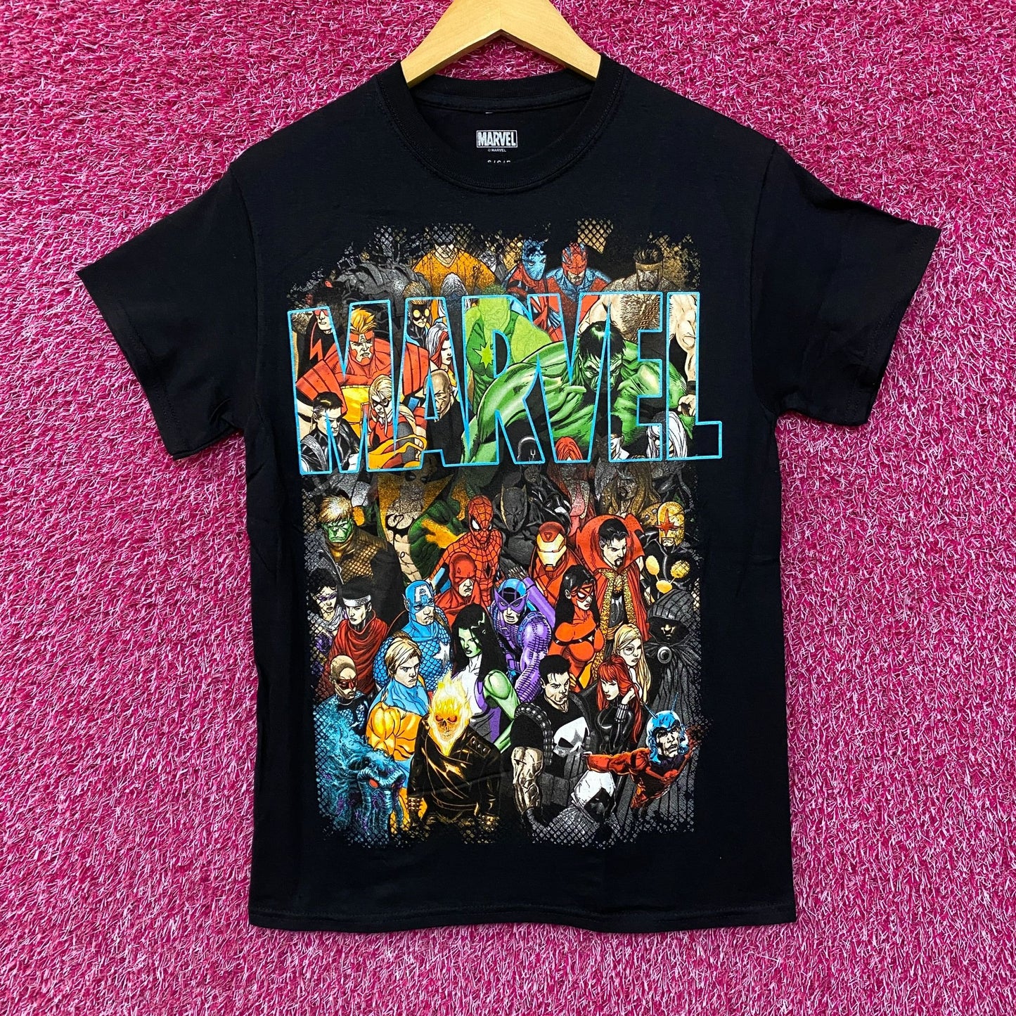 Marvel Team Up Group Shot Graphic Design T-Shirt Small