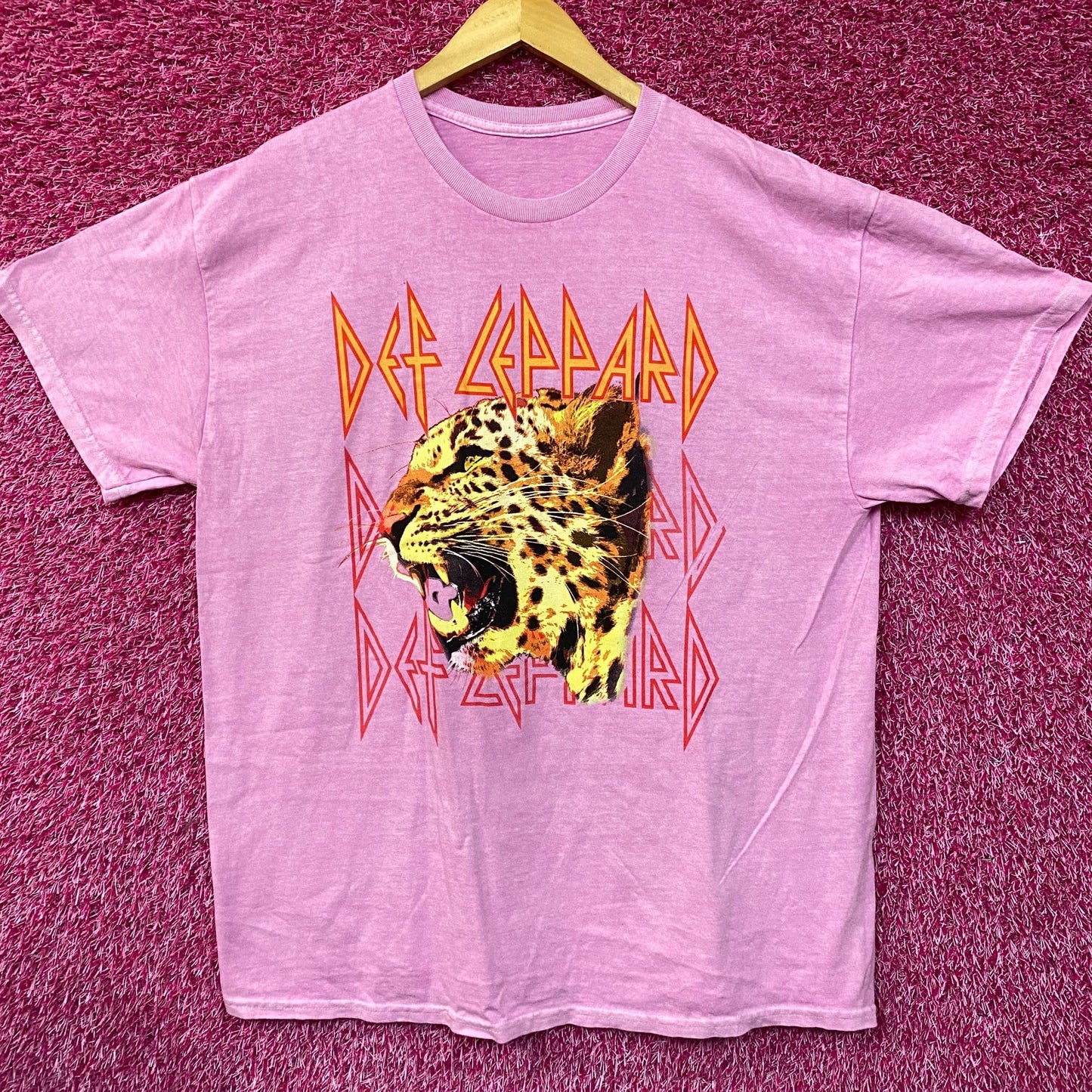 Def Leppard Animals Cheetah oversized rock Tshirt size medium