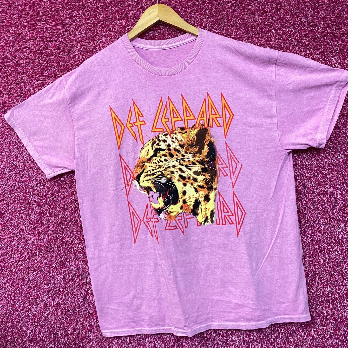 Def Leppard Animals Cheetah oversized rock Tshirt size medium