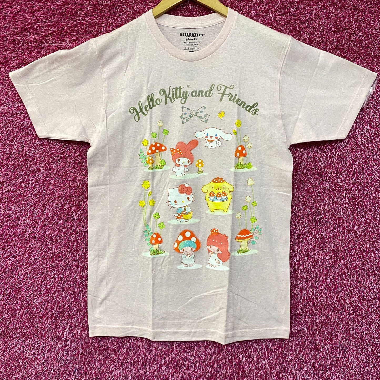 Sanrio Hello Kitty and Friends Mushroom Boyfriend Fit Girls Pink T-Shirt Large
