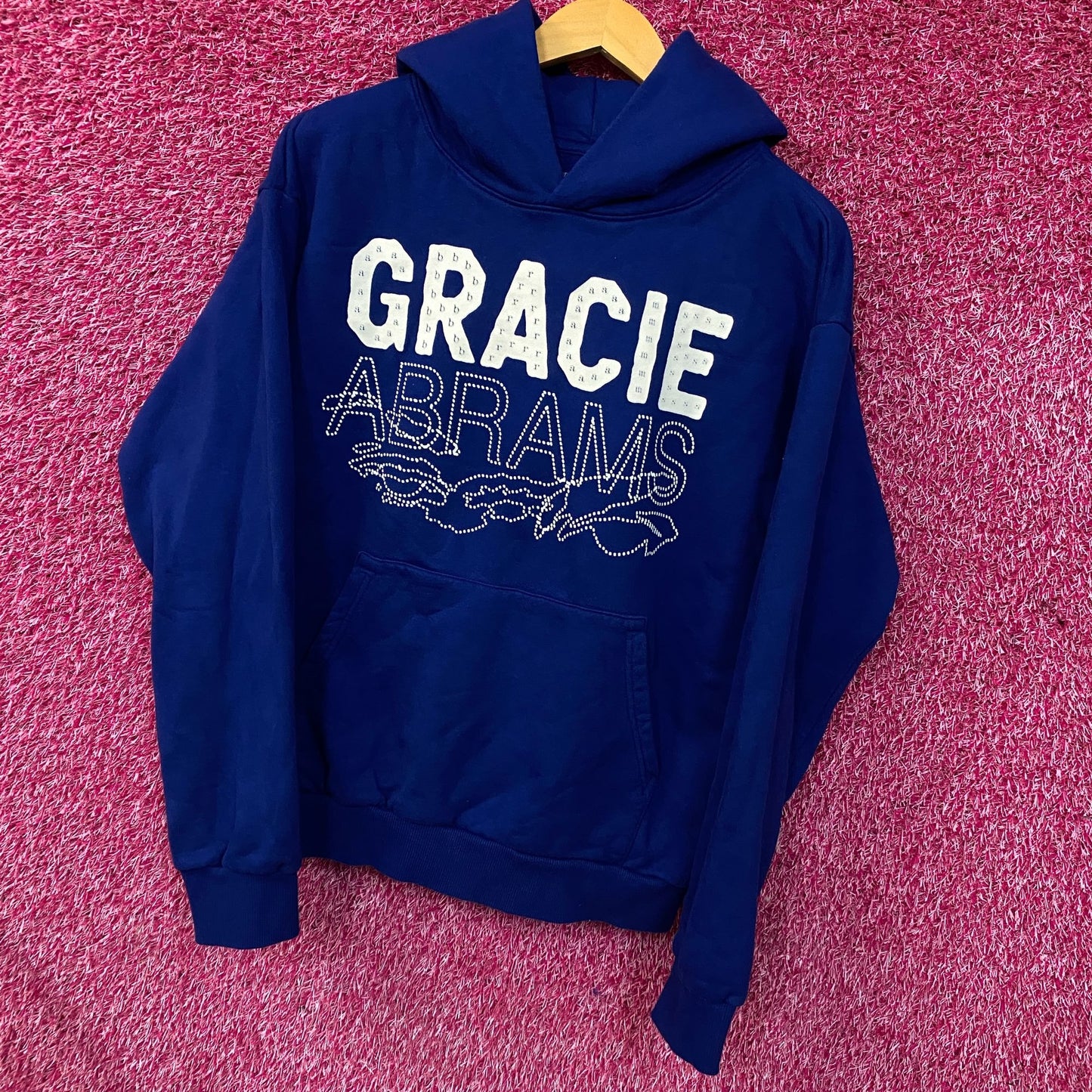 Gracie Abrams Letter Repeat Graphic Pullover Hoodie Medium