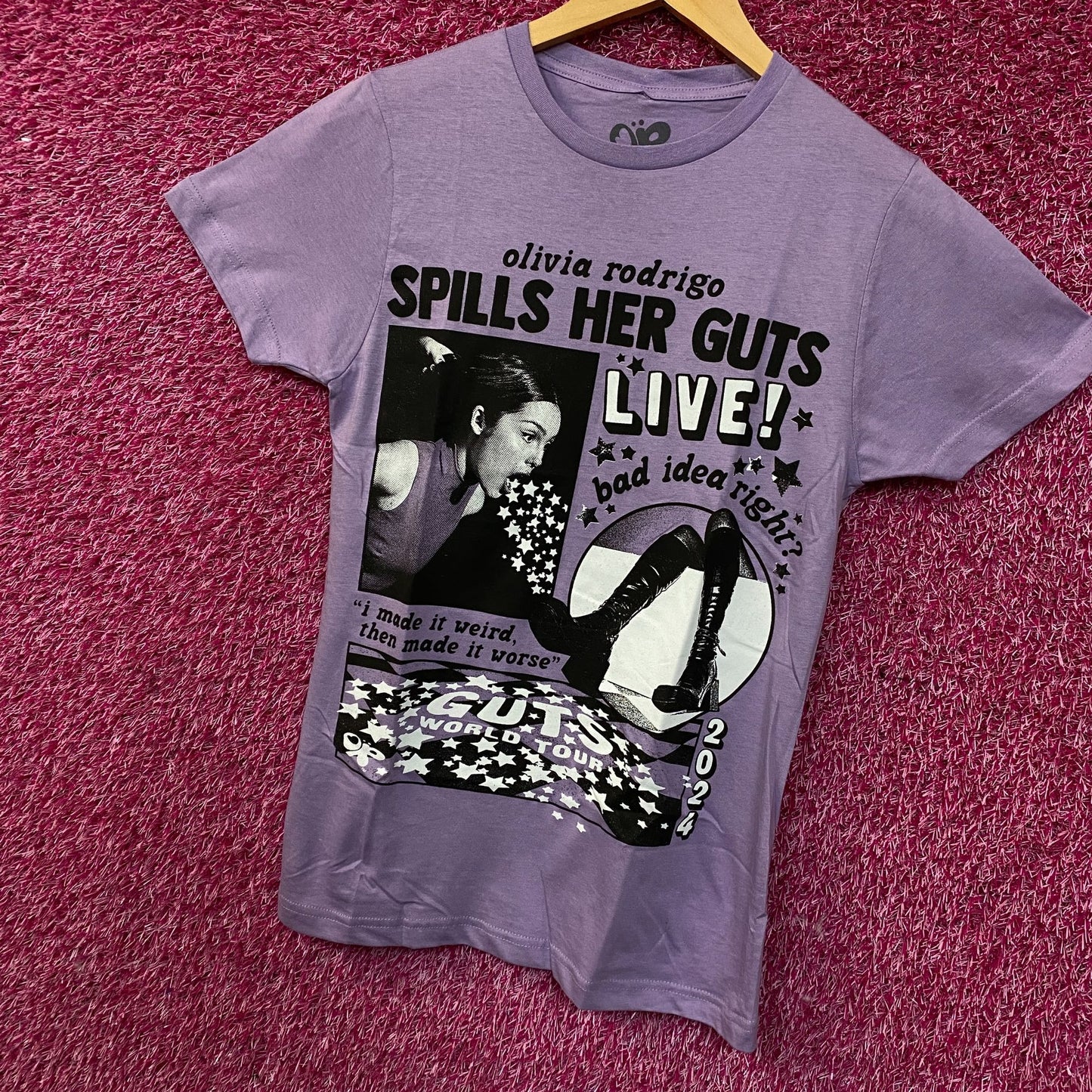 Olivia Rodrigo "Spills Her Guts LIVE!" Graphic T-shirt Small